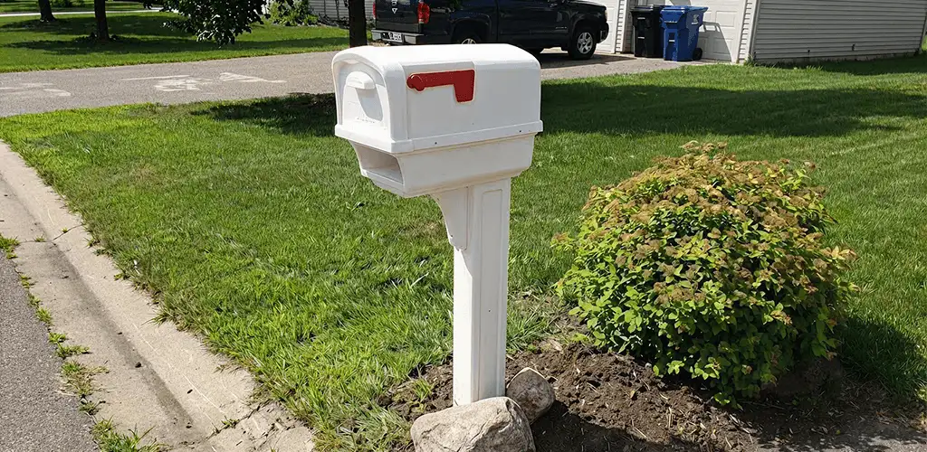 Mailbox installation for a residential curbside mailbox in Duluth, MN